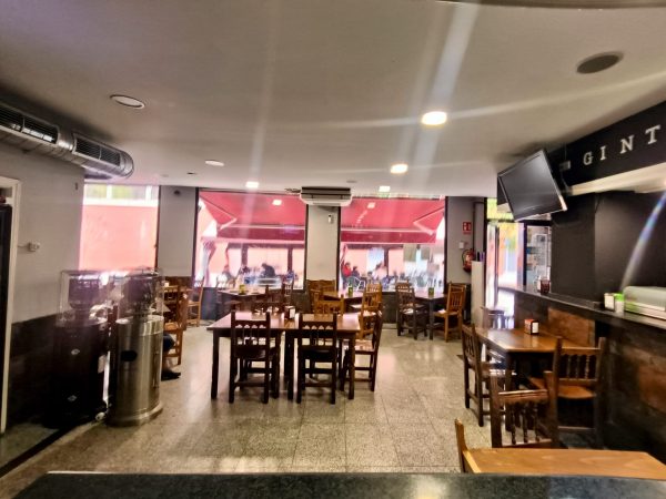 Local en venta en Calle Emilia Pardo Bazán (3)